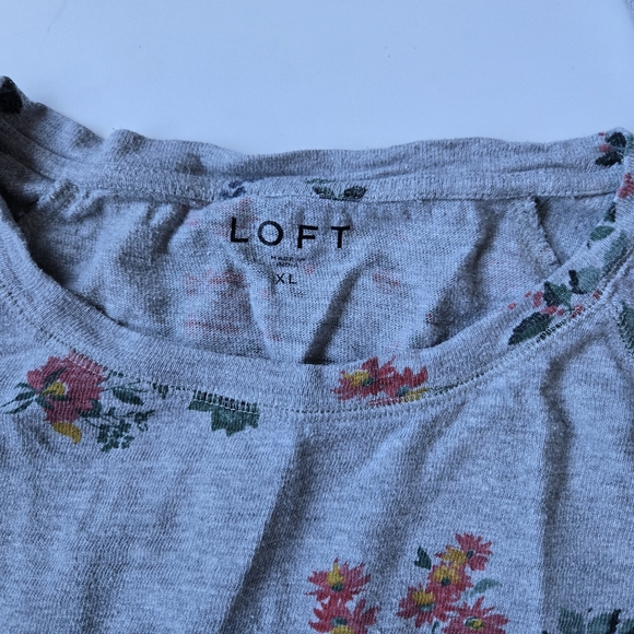 LOFT Floral Gray Women's Top XL - Picture 3 of 5